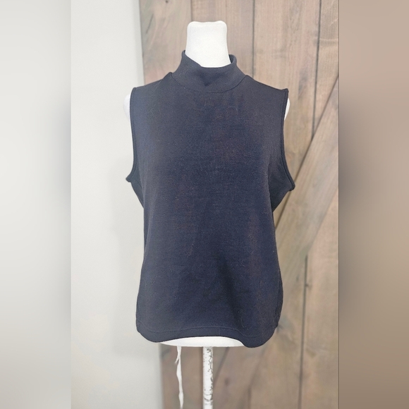 SPANX Airessentials Mock Neck Top In Classic Navy. Size Medium - Picture 7 of 11